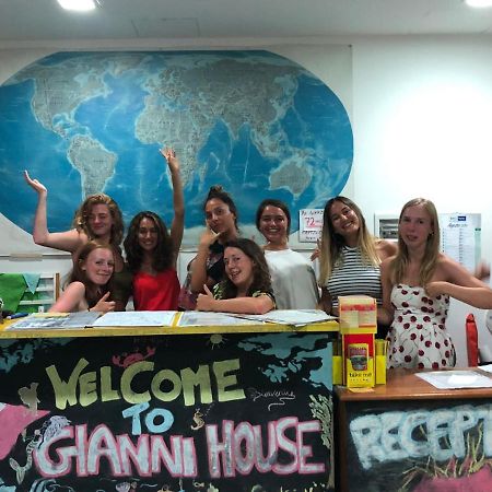 Gianni House Backpackers Hostel Giardini Naxos Exterior photo